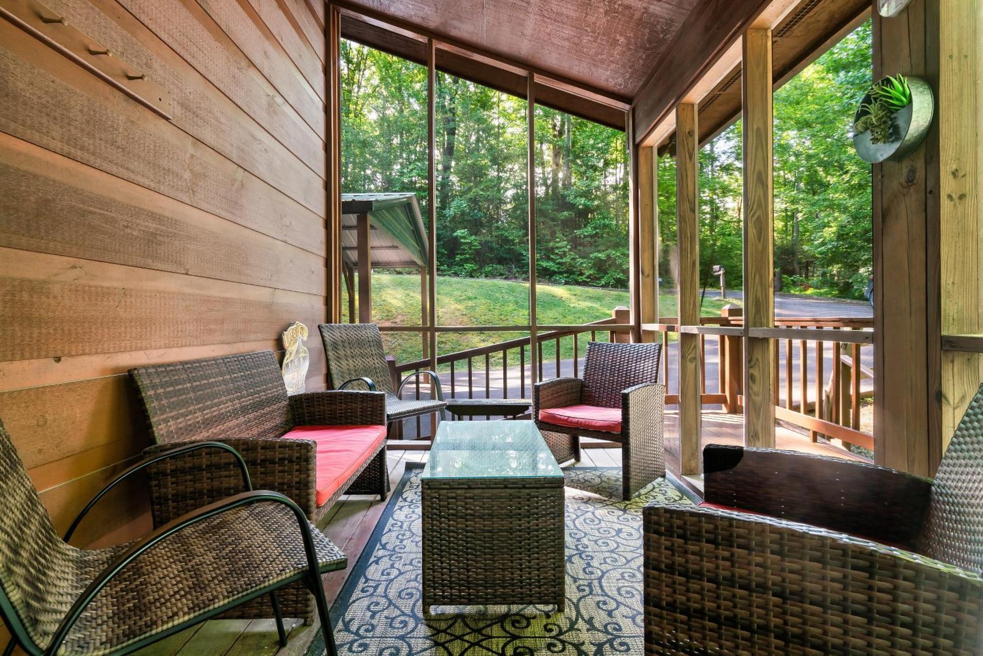 Peaceful Family Cabin With Hot Tub, Game Room, & More! Sevierville Exterior foto