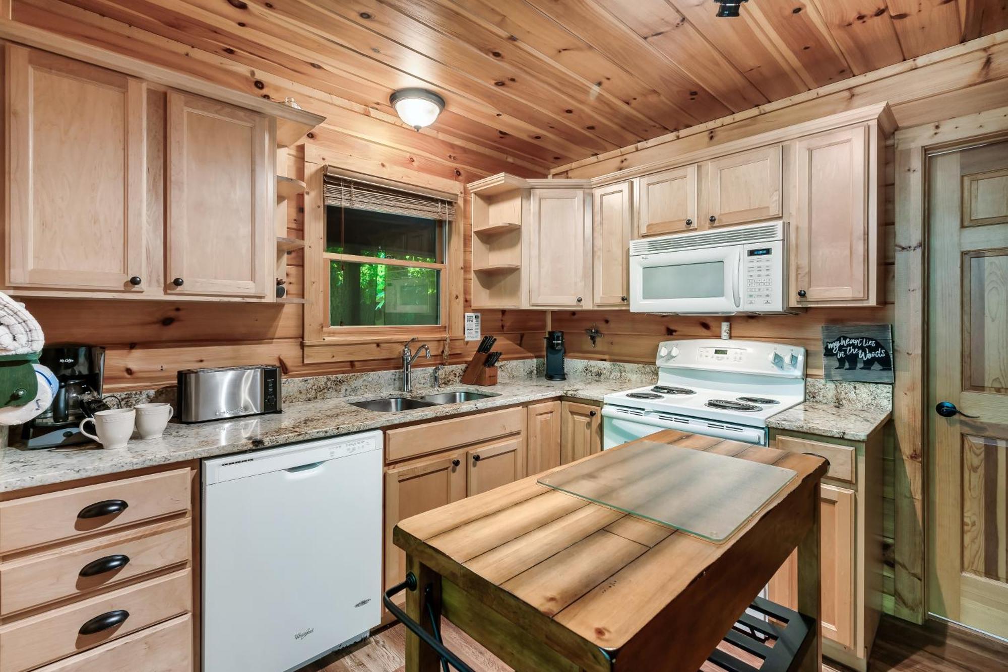 Peaceful Family Cabin With Hot Tub, Game Room, & More! Sevierville Exterior foto